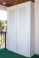 Aluminum louver door